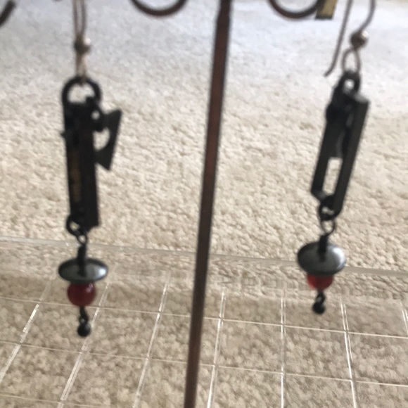 Unique earrings 🌺